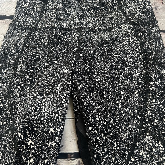 Lululemon Pace Rival Crop Marathon Leggings Mesh Black & White Speckle size 6 - Picture 6 of 12